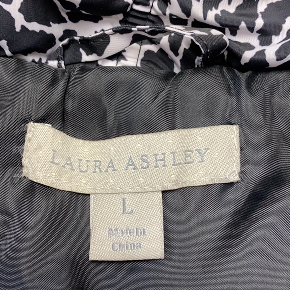 NWOT: LAURA ASHLEY Black/White Vest Size: Large - Picture 13 of 17